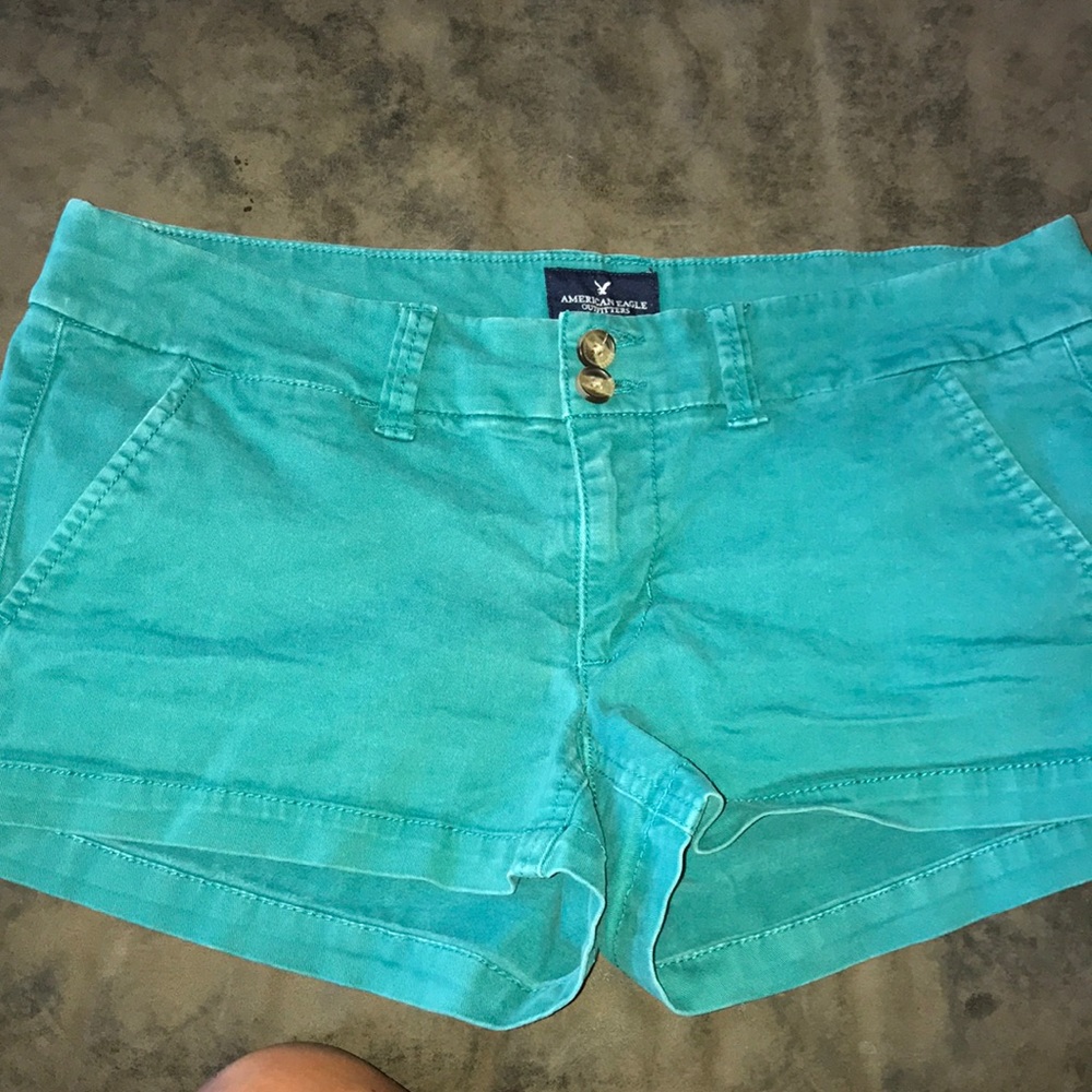 Green AE stretch shorts size 6